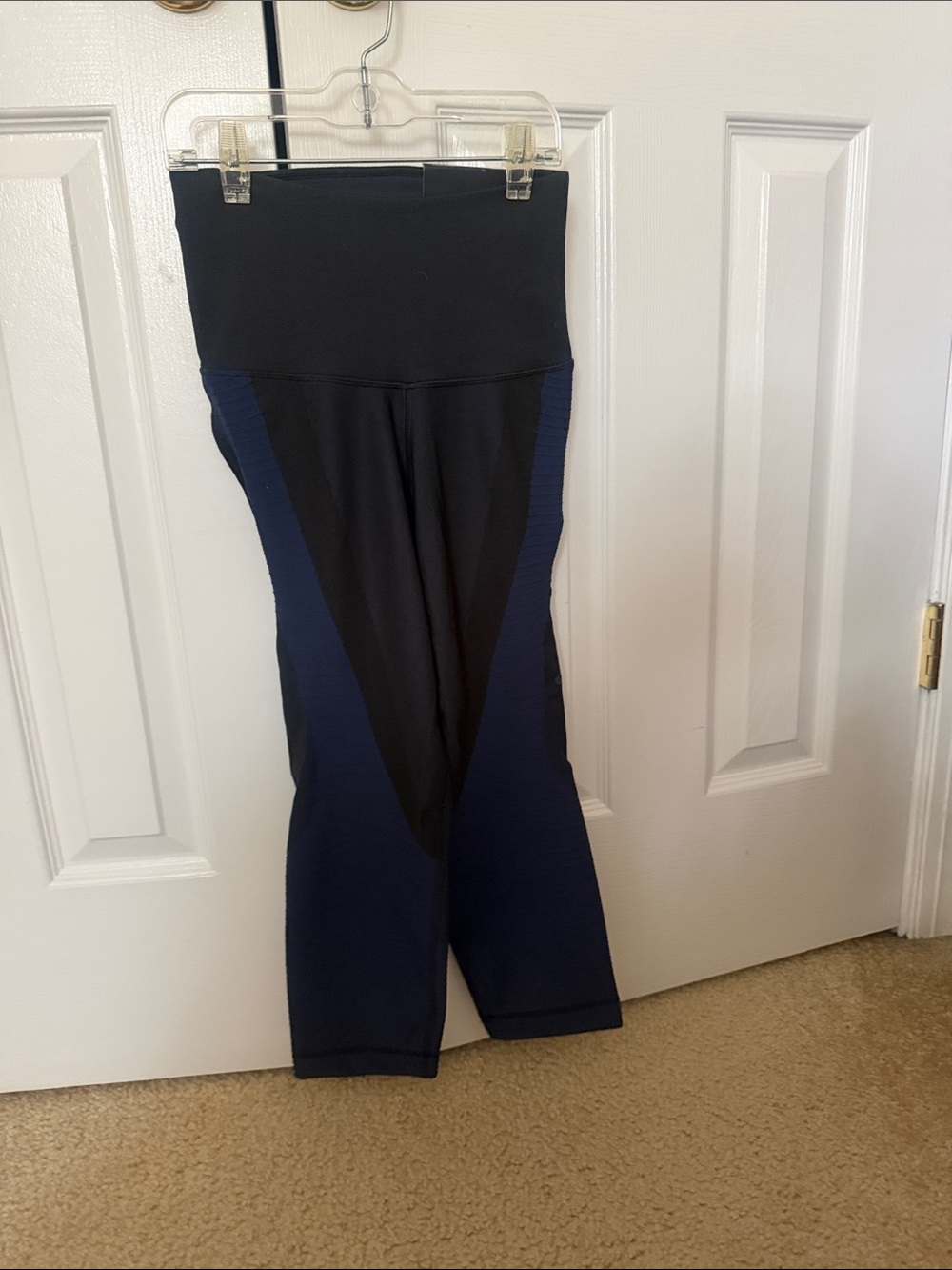 Nike High-Waist Colorblock Capri Leggings - Black & Navy